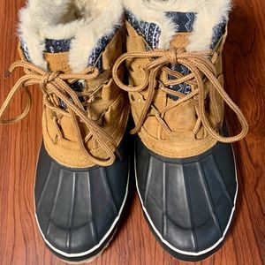 Women’s Khombu Lola Duck Boot Size 6